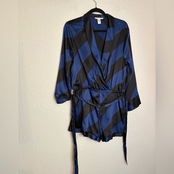 Victoria’s Secret Satin Jumpsuit Romper Sleepwear Wrap Pajama Striped large - Picture 4 of 8